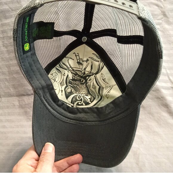 Men's John Deere Grey, Black, and White Ballcap: Graphic Print with Mesh Back - Picture 10 of 13